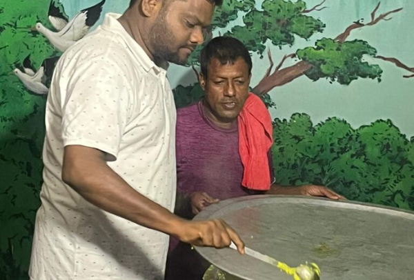 சென்னை வடக்கு மாவட்டம், பெரம்பூர் வடக்குப் பகுதி, 35 வது வட்டஇத்திற்கு உட்பட்ட பகுதிகளில் மழையால் பாதிக்கப்பட்ட மக்களுக்கு மாவட்டப் பிரதிநிதி ஐ.சையது அலிகான் ஏற்பாட்டில், இரவு உணவு தயார் செய்து விநியோகிக்கப்பட்டது,