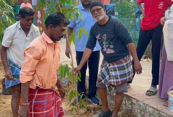 பெரம்பூர் வடக்கு 35 வது வார்டுக்கு உட்பட்ட முத்தமிழ் நகரில் மக்களுடன் இனைந்து 40 அசோக மரங்கள் நடப்பட்டது